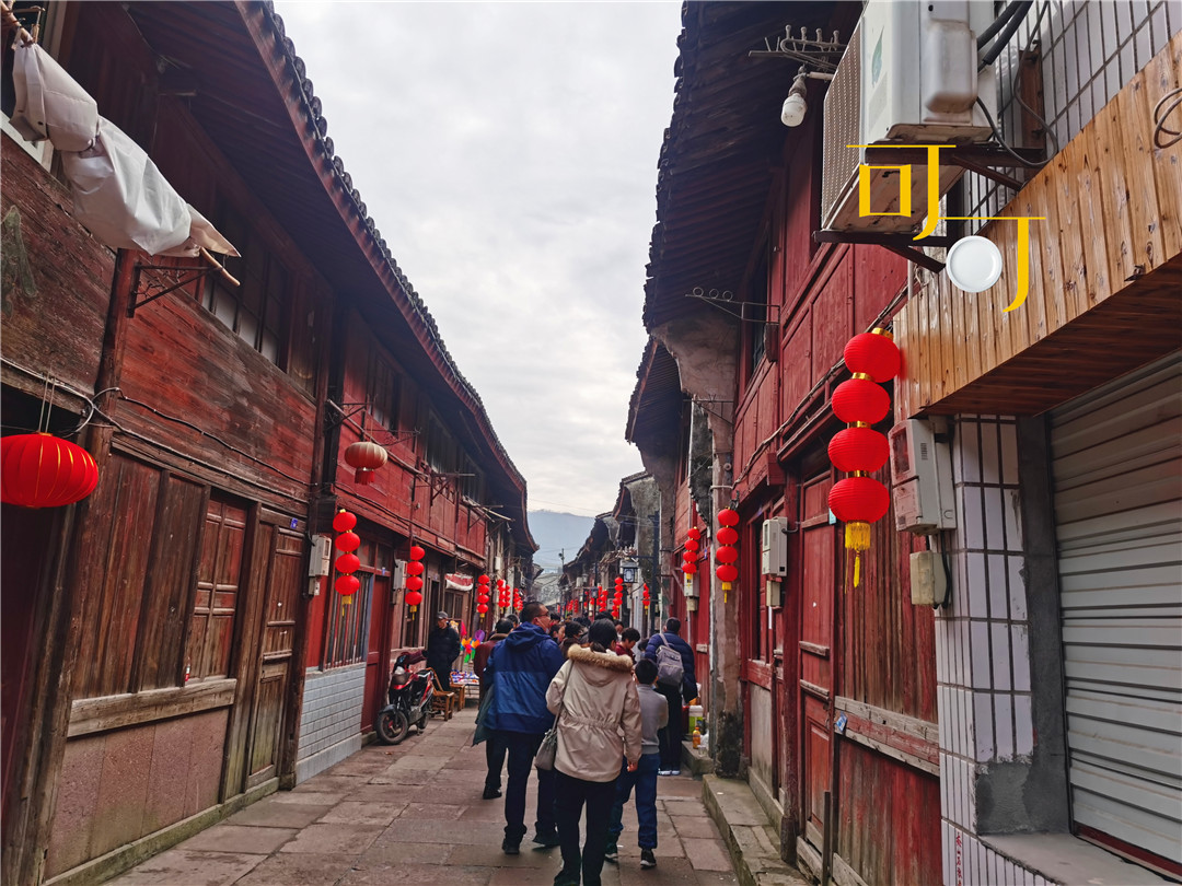 东钱湖韩岭老街白天玩还是晚上玩,打卡东钱湖韩岭老街