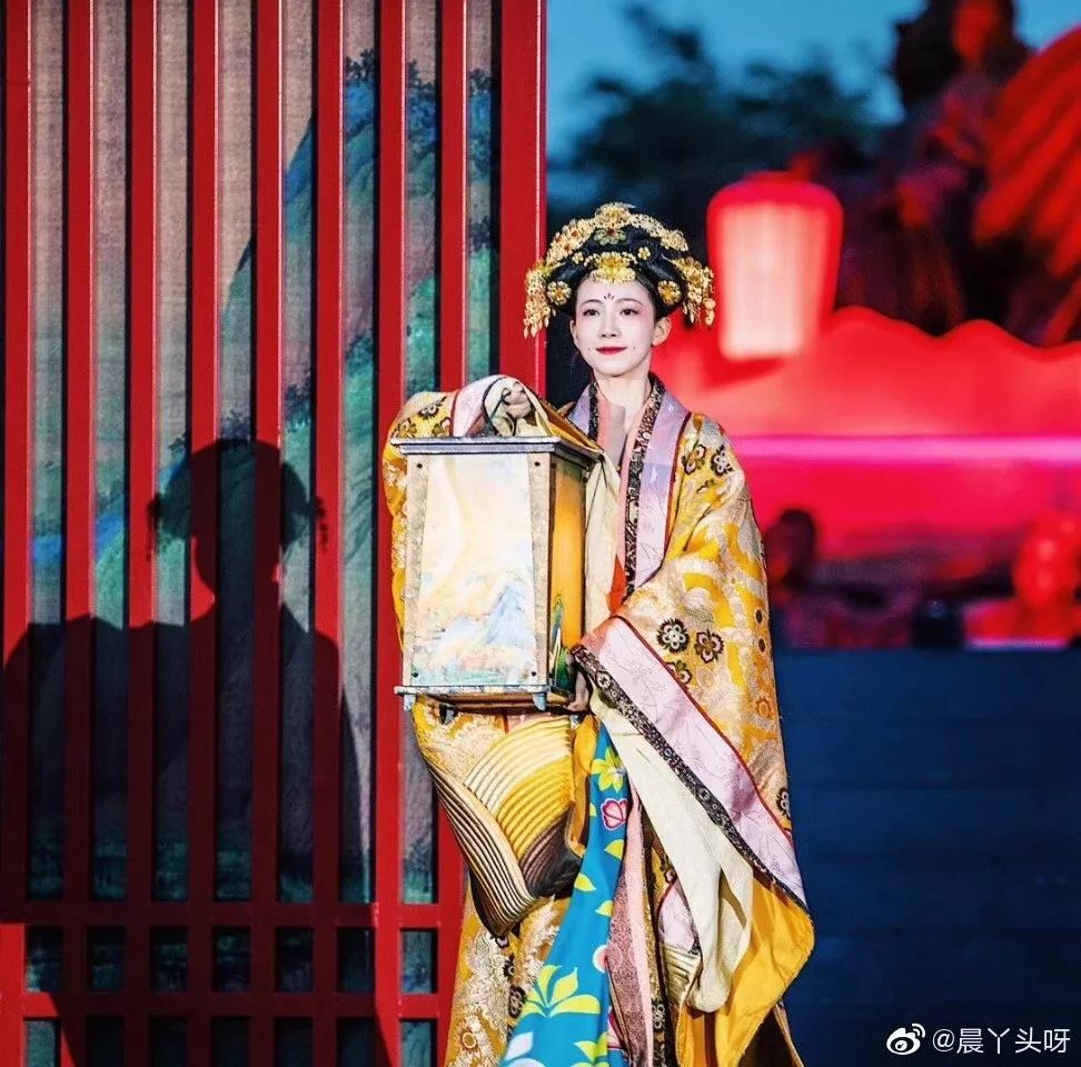 80后95后不倒翁小姐姐现状,90后不倒翁小姐姐抖音