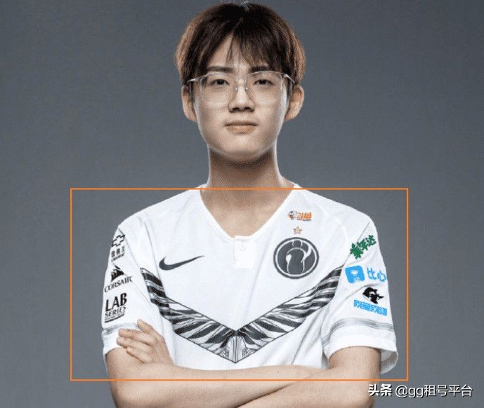 S9世界赛出现“广告队”，赞助商高达十七个，比巅峰RNG还多