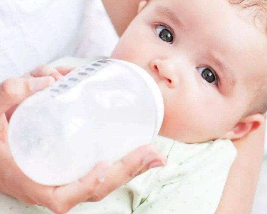 孩子每次喝奶都会剩下好多怎么办,宝宝喝奶老剩最后一点