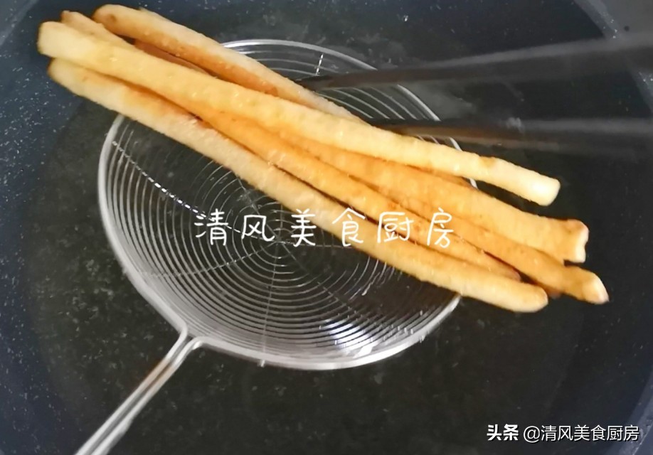 怎么做的薯条酥酥脆脆呢,在家制作又脆又香的薯条外酥里嫩