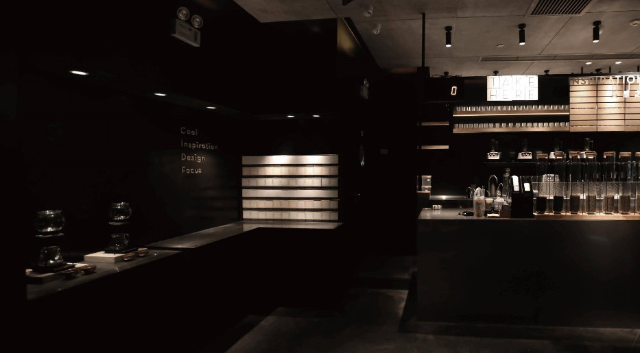 奶茶200块钱一杯排队八个小时,一杯奶茶60元排队买