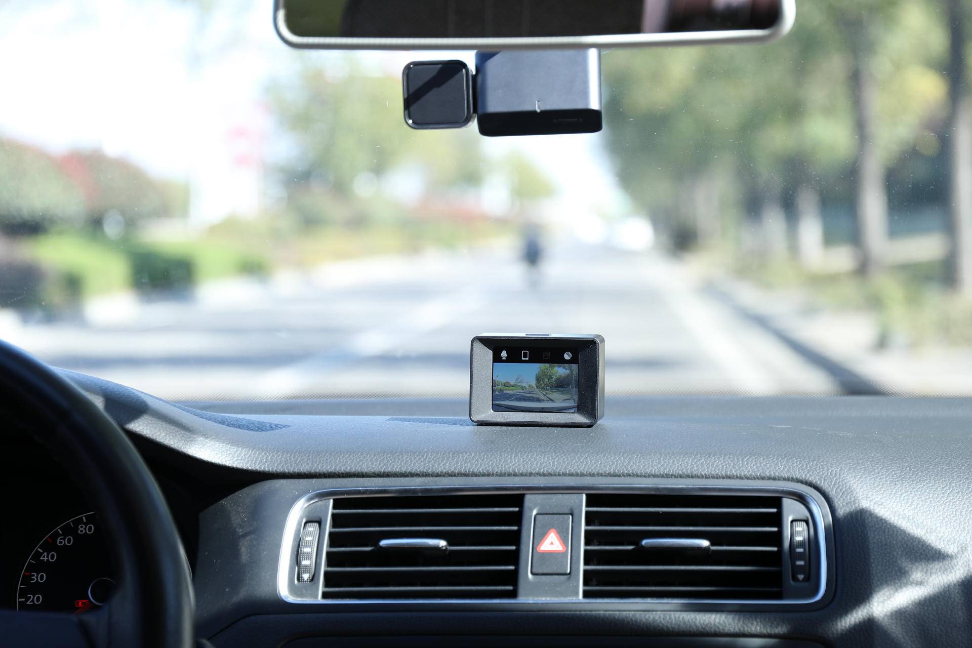 还有这等好事？花行车记录仪的钱体验豪车标配的高级驾驶辅助