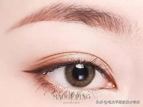 怎么画眼妆才不显脏,怎么防止眼妆花