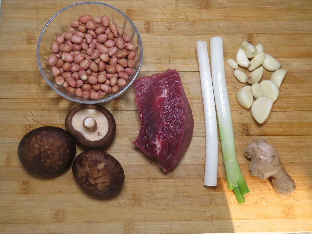香菇牛肉酱制作绝密配方视频,教你在家制作牛肉香菇酱香辣下饭