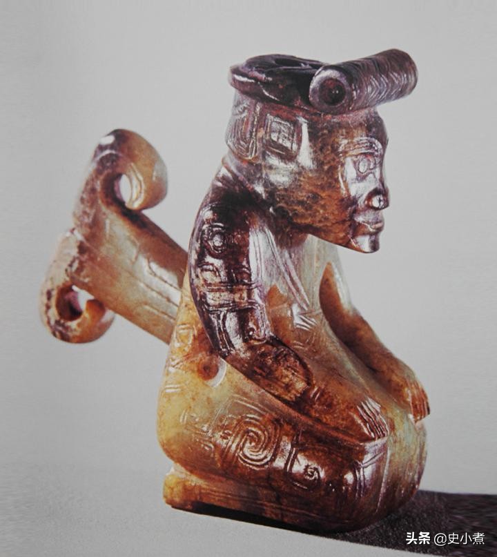 正坐怎么坐,正坐着的时候尾椎骨痛