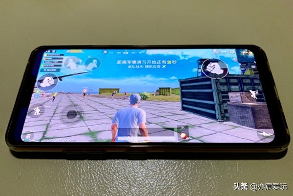 难怪总是打不过对手，看到他们的吃鸡外设，原来已经输在起跑线！