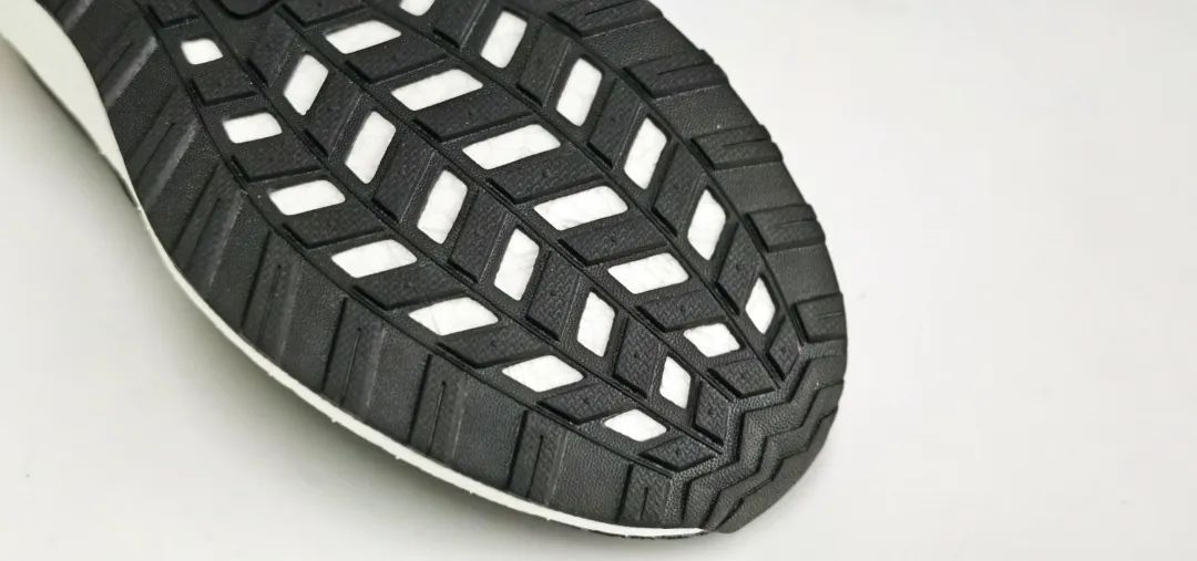 什么跑鞋有踩屎感,2019最强踩屎感强的跑鞋