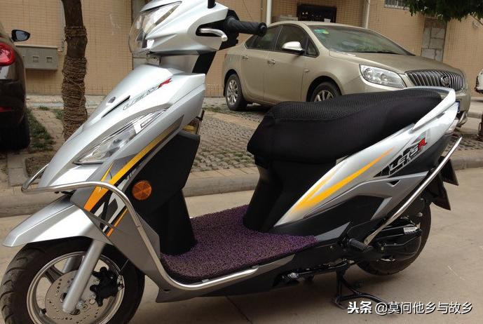 10年铃木丽至uz110能卖多少,铃木丽至uz110跟uy125区别