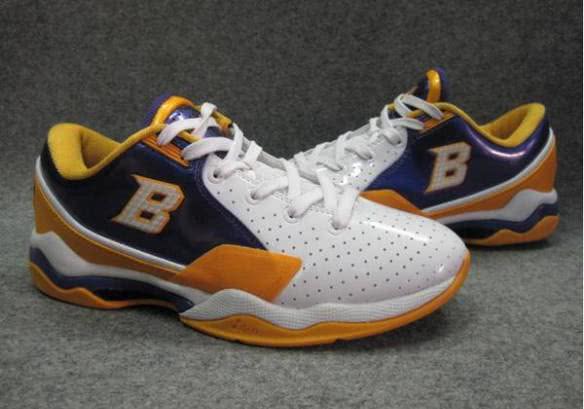 匹克和鸿星尔克奇弹哪个好,球鞋匹克和鸿星尔克哪个好