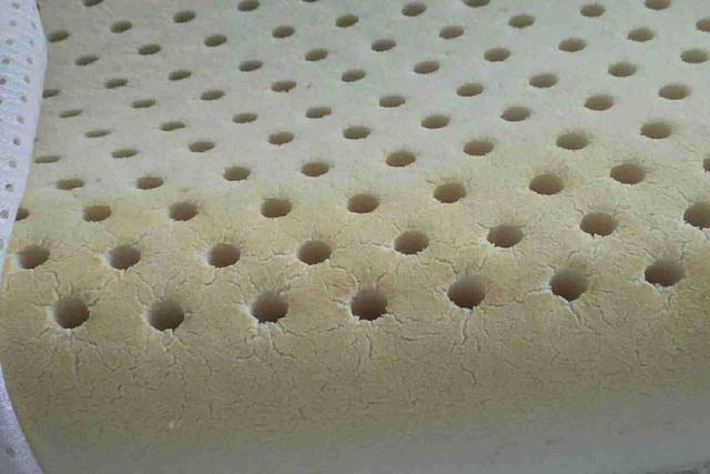 纯乳胶床垫能渗水吗,天然乳胶床垫真的透气吗安全吗