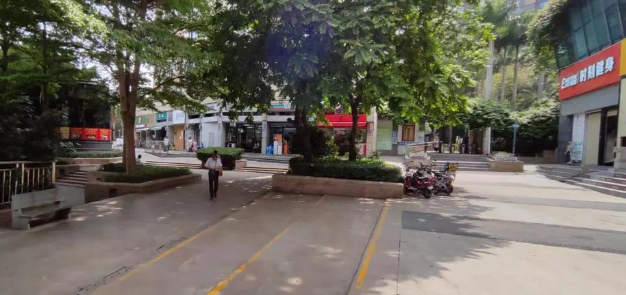 广州万科金域蓝湾与御金沙哪个好,御金沙和金域蓝湾哪个好