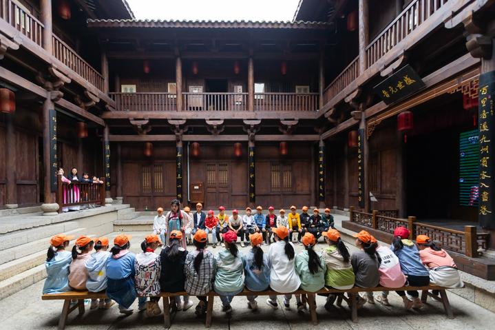 宜昌这个地方产美女，有一个大家都认识，现在还能让熊孩子涨知识