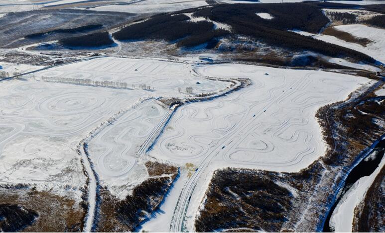 保时捷911turbos漂移,保时捷panamera雪地模式怎么开