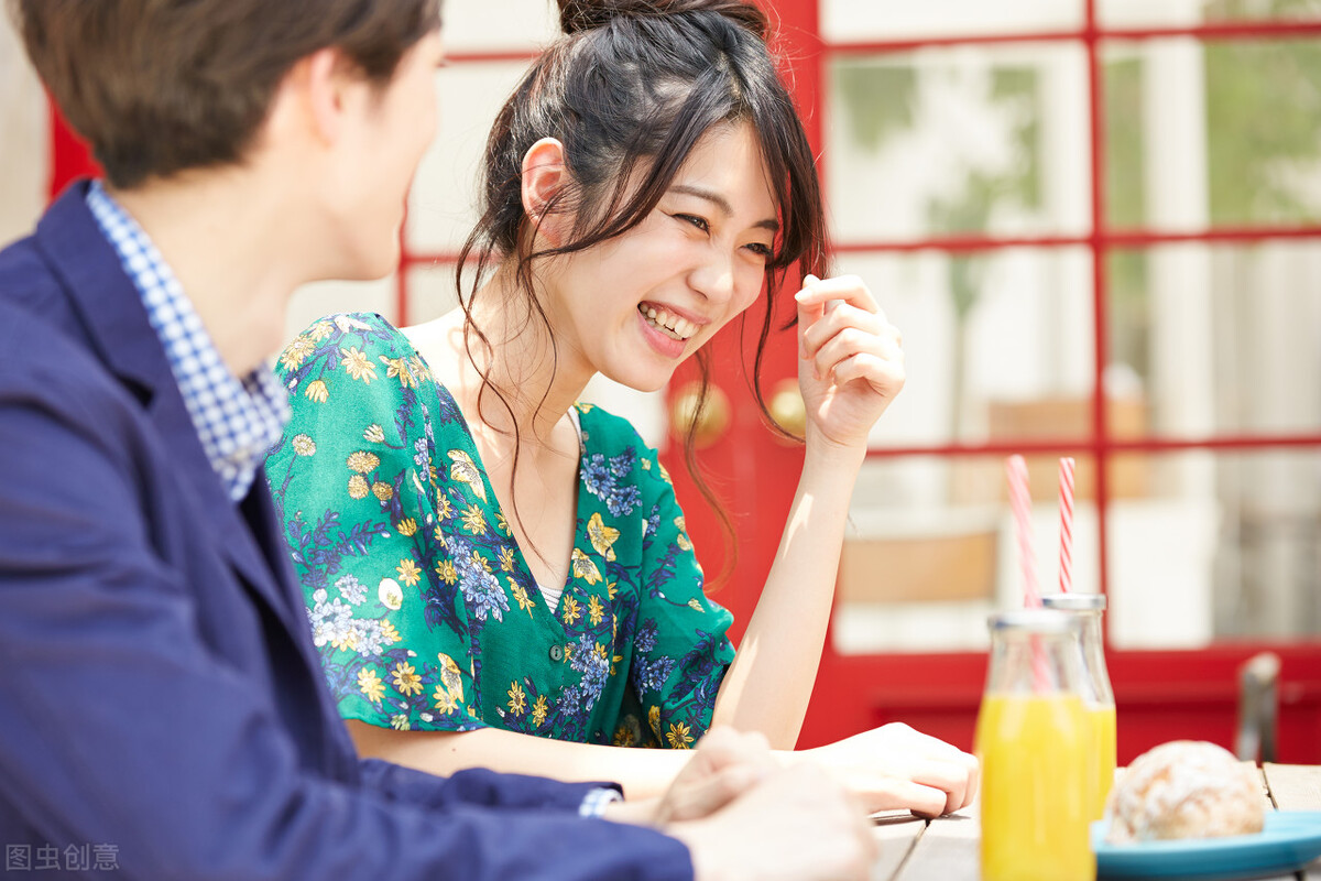 当你与另一半没话题聊你会怎么办,为什么和另一半聊天找不到话题