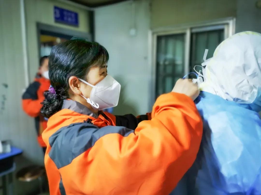 新时代红色军医精神,传承红色军医精神