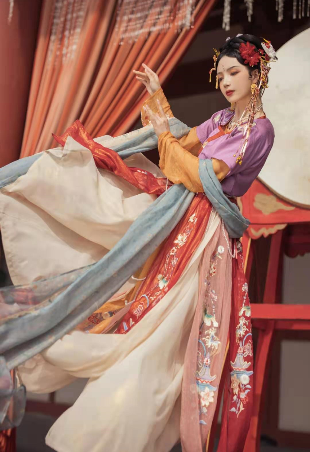 “十里一笑，钱包垮掉”，汉服中的“抢钱四巨头”，你最喜欢谁？