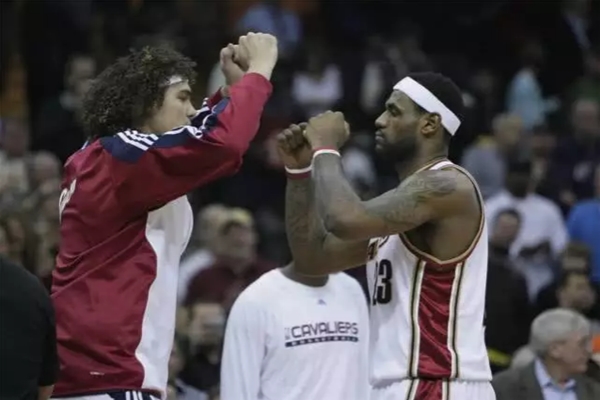 世界杯颁奖仪式看台女球迷,2022世界杯老将们的集体谢幕