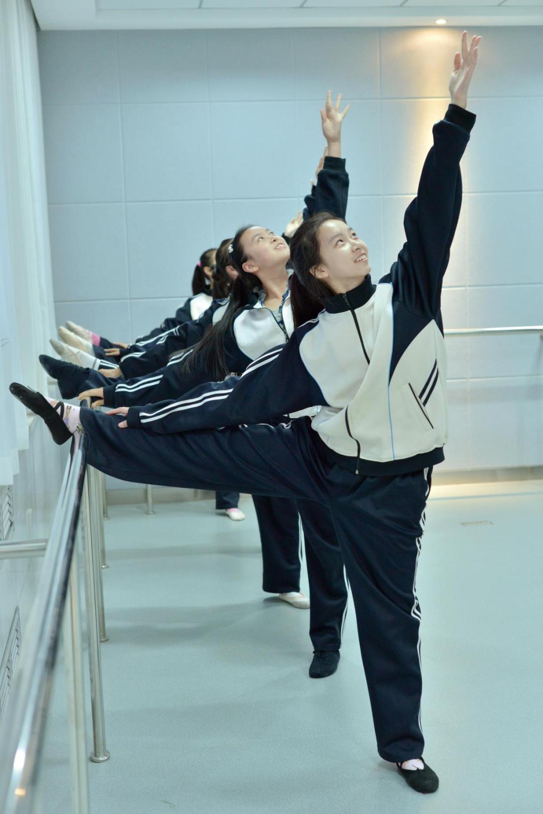 2020全景看高中丨大十二，教给我爱，教给我向上成长的勇气和力量