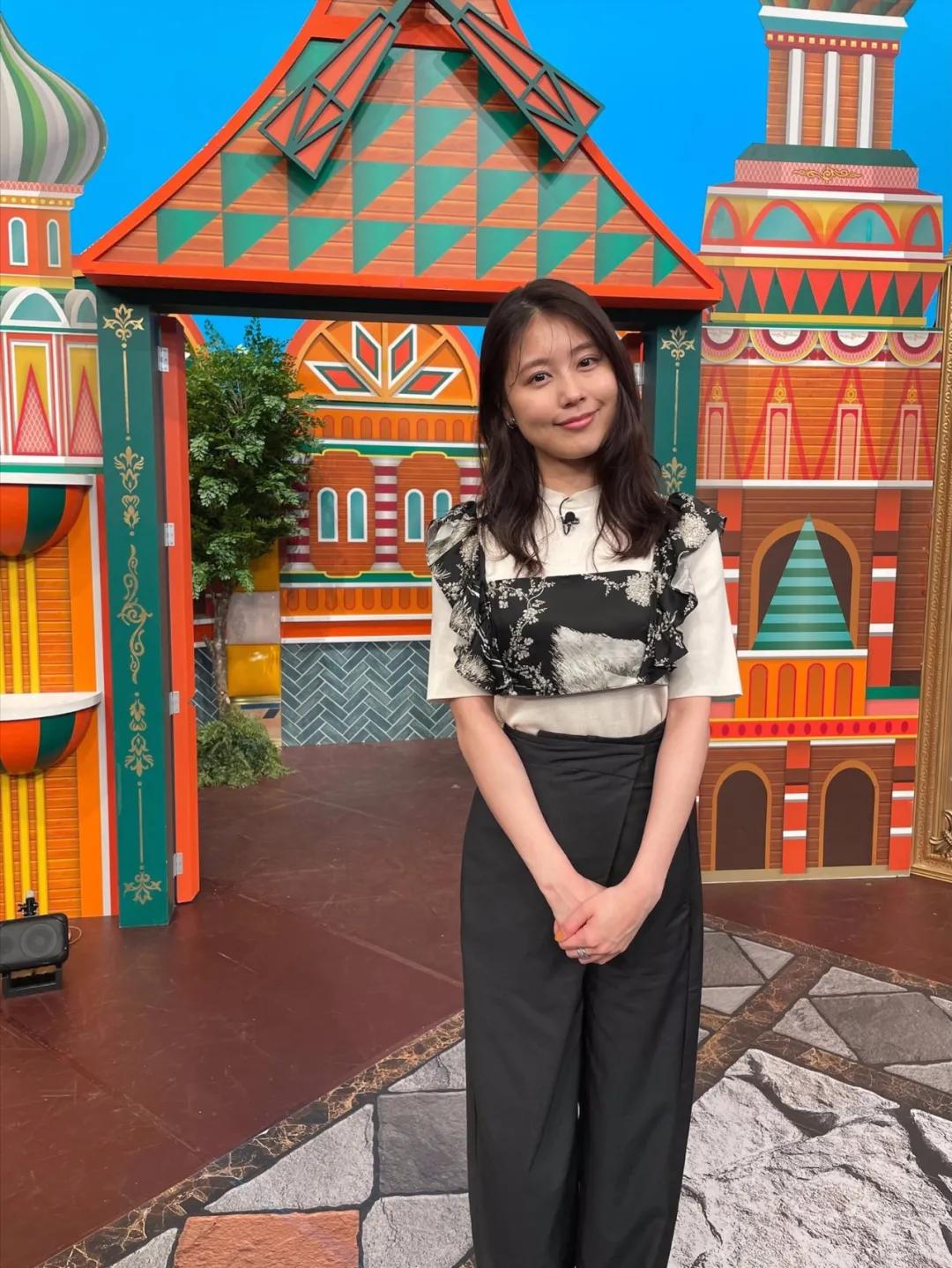 大脸发量少日常怎么化妆打扮,四十岁大脸微胖怎样打扮显年轻