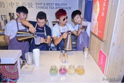 开奶茶店一年到底能赚多少钱,开奶茶店挣不挣钱