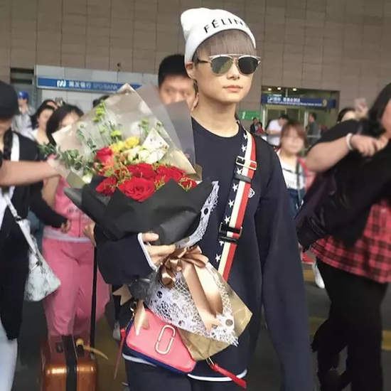 李宇春margiela,themarcjacobs包属于什么档次