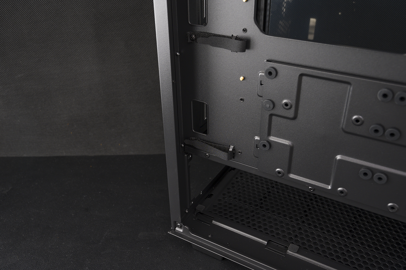 装了这个灯，我就是这条街最靓的仔，玩转全塔RGB主机