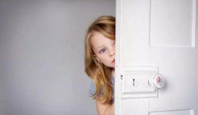 小孩子慢热应该如何引导,家有内向的孩子怎么办