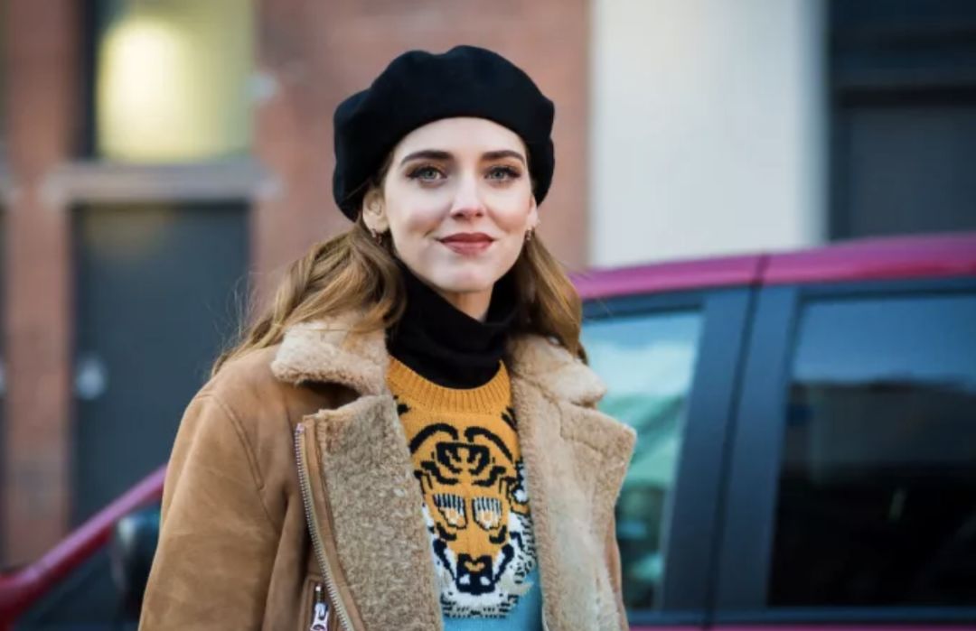 周冬雨少年的你演技混剪,少年的你幕后剧组陪周冬雨剃寸头