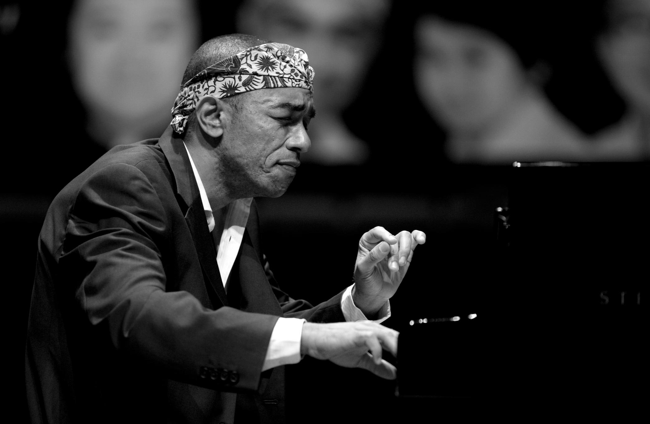 奥巴马的弟弟马克·奥巴马在中国：娶河南媳妇，学书法、唐诗，心怀美国，讨厌特朗普，舍不得离开中国