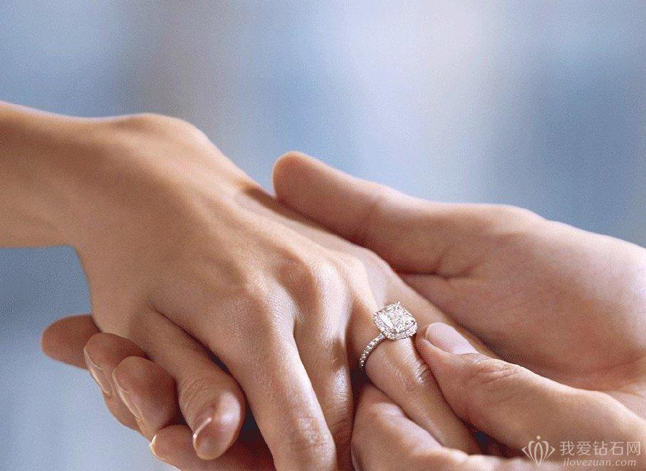 5万元买表还是买钻戒好 (5万能买什么成色的钻戒)