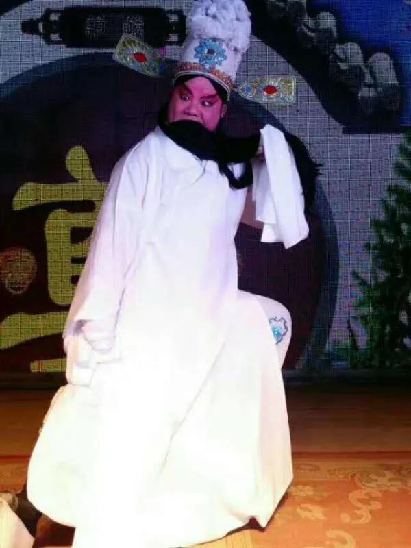 人间好味“嘣豆子”一颗一粒总关情--记汾西县蒲剧团团长郝安家