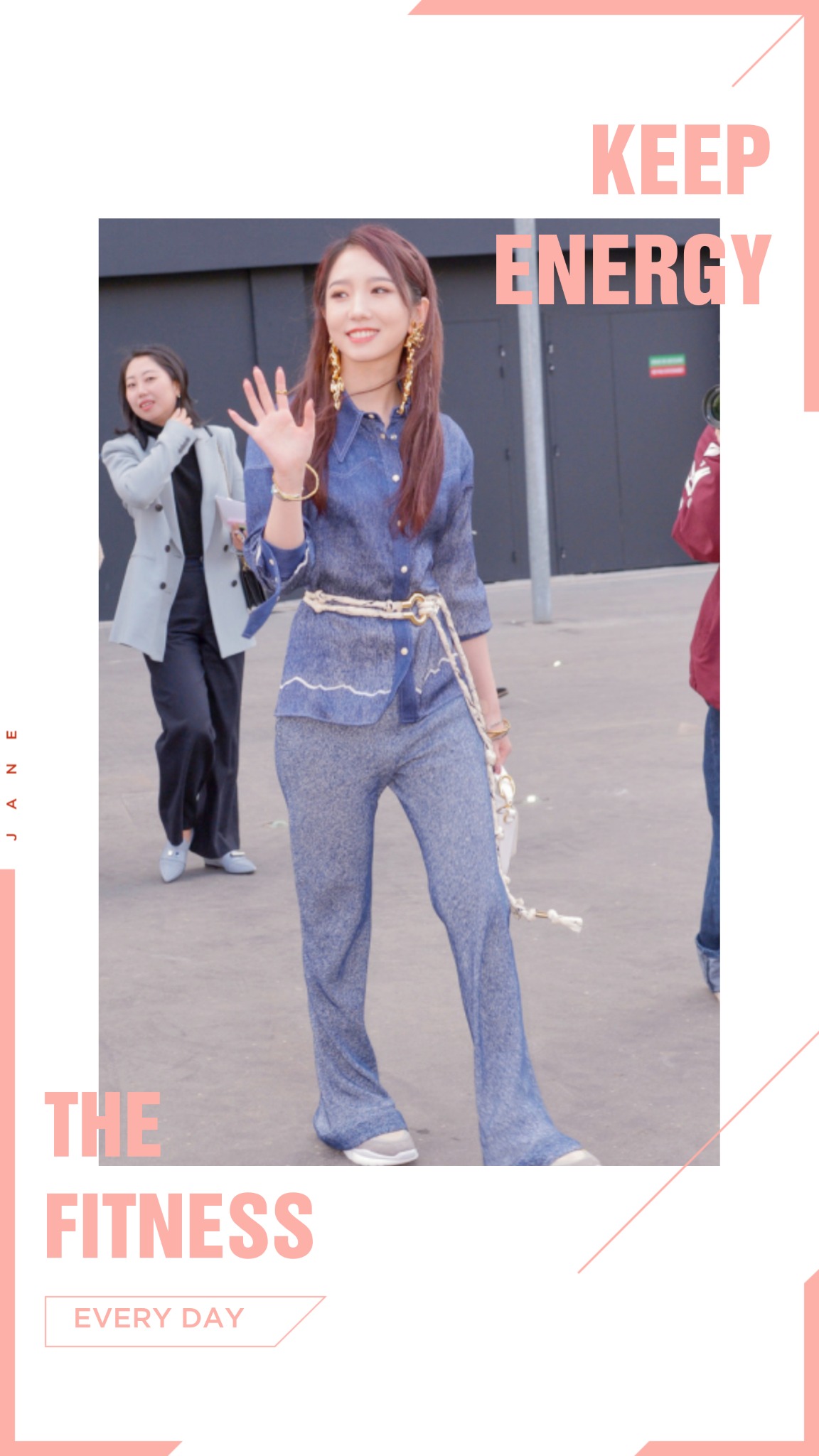 牛仔衬衫不会搭配？最in的“搭配灵感”送你，夏天这样穿真有范儿