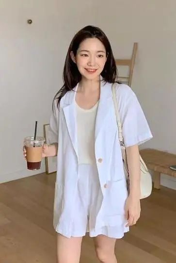 今夏流行穿亚麻高级炸了,今夏流行穿亚麻清凉解暑还显气质