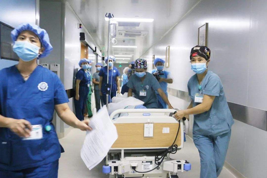 高龄产妇与年轻产妇生孩子的差别,46岁高龄产妇产子完整版