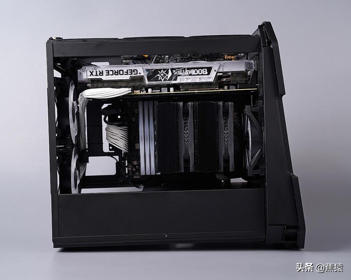 安钛克CUBEDRAK装机展示,11700+ROGB560-G+3080TI