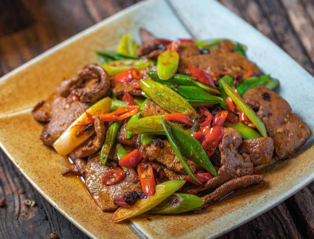 猪肝做熟了为什么吃起来咯吱咯吱,猪肝煮好了边边硬怎么办