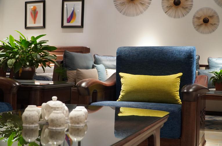 得胜家居,得胜家居世纪城店民宿原木