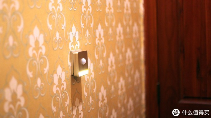 施耐德皓呈系列小夜灯现场效果,施耐德颜值开关插座