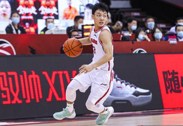 赵睿开局遭遇崴脚惊魂,赵睿崴脚