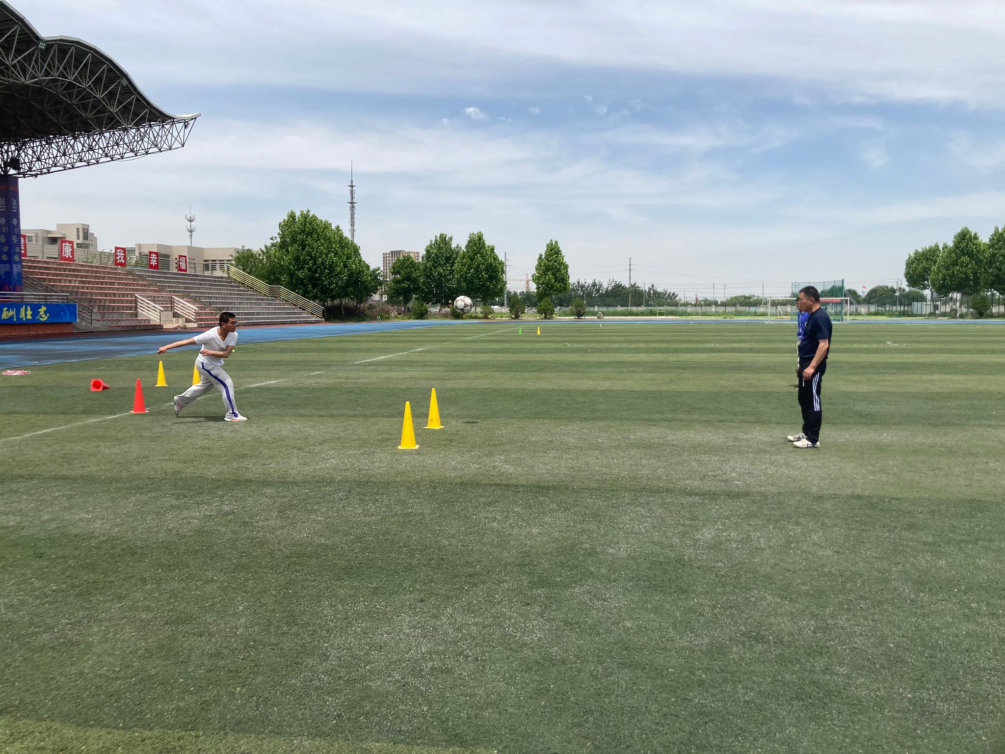 No.280（2021-05-25）争分夺秒疾驰看路有惊无险皮破肉露