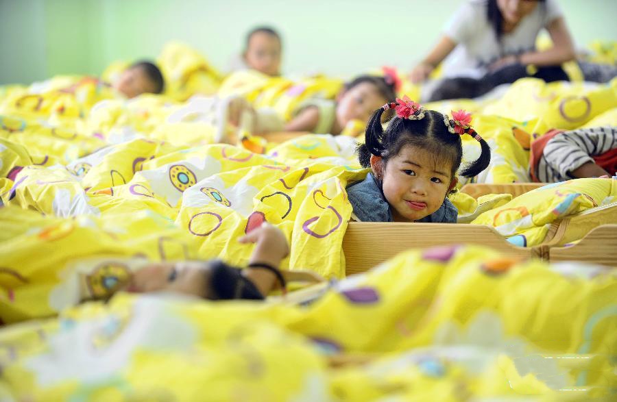 孩子不想上幼儿园就哭怎么办,孩子哭着不去幼儿园该怎么办啊