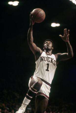 nba最厉害的1号是谁,nba历史1号球衣谁最强