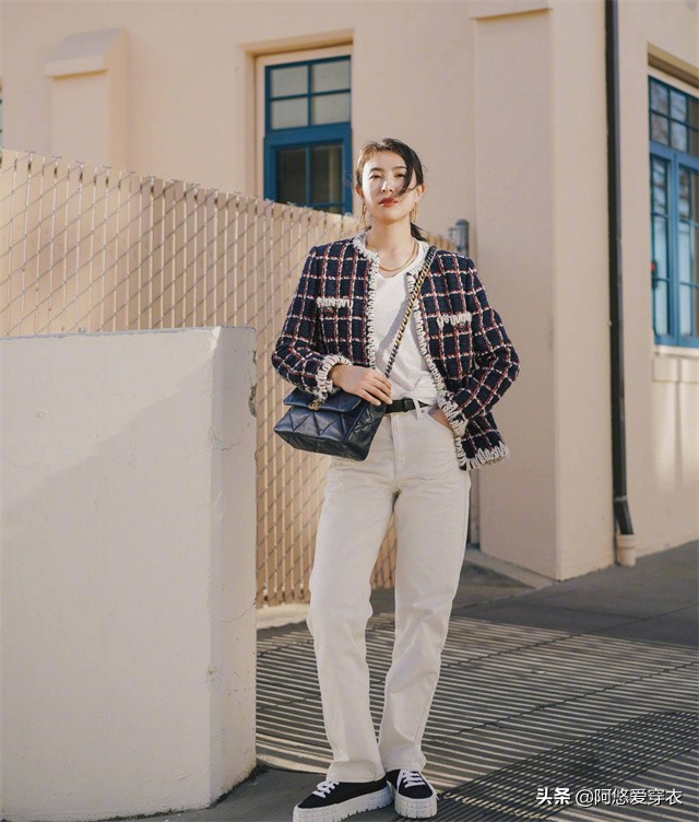 秋天米色裤子配什么鞋子,黑色裤子秋天穿的上衣怎么搭配