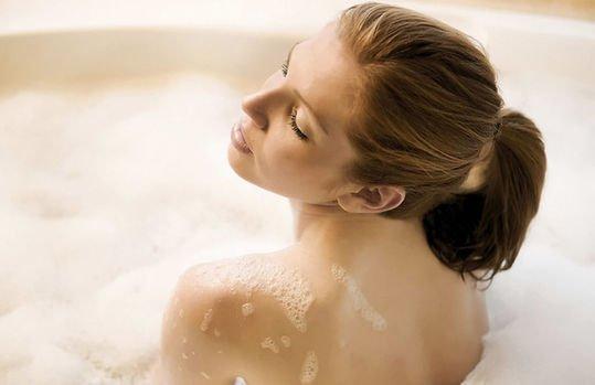 洗澡一定要用好的沐浴露,洗澡正确使用沐浴露的方法