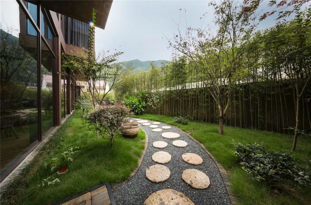 莫干山网红儿童旋转滑梯民宿,莫干山新晋森林亲子民宿无边泳池