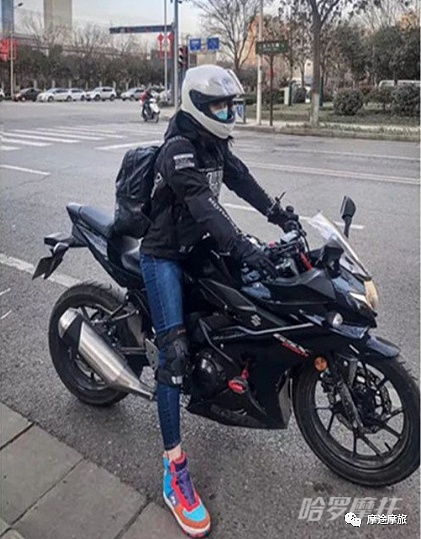 铃木gsx250r-A骑行视频,铃木gsx250r女骑路人视角