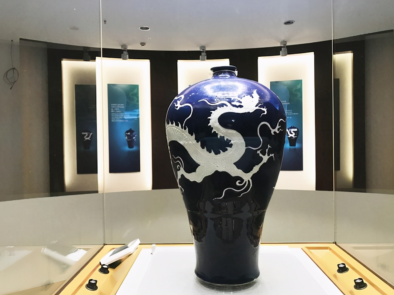 败家子30块钱卖掉祖传桌子,败家子抵押传家宝