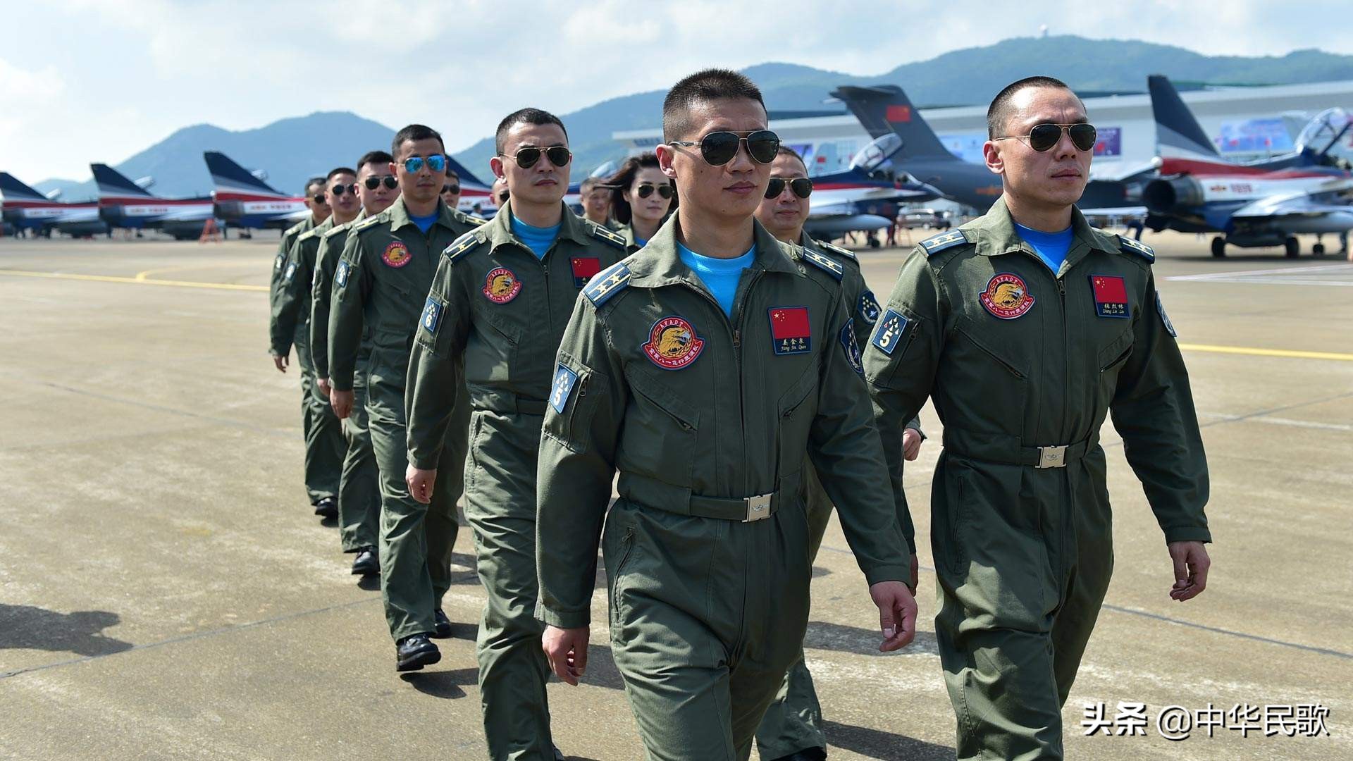 青春战歌简谱栾凯,国防大学合作歌曲