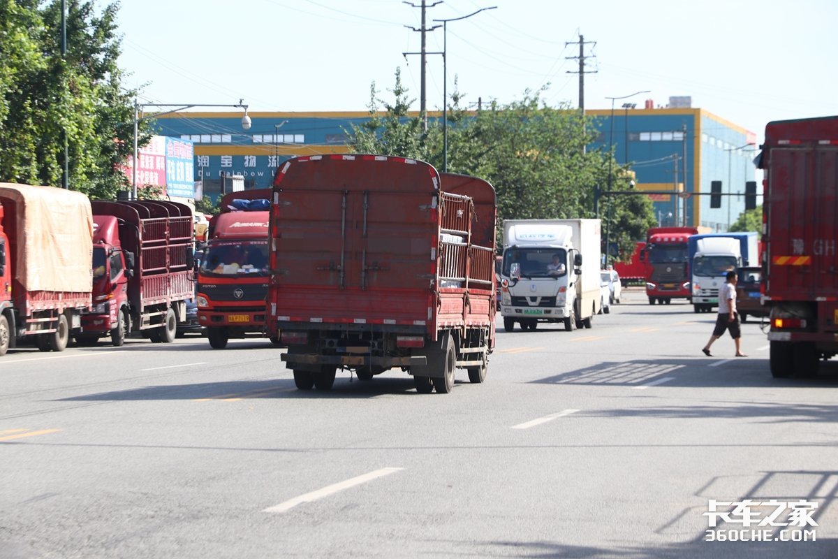 年检超重车辆最新规定,蓝牌轻卡年检称重几吨合格